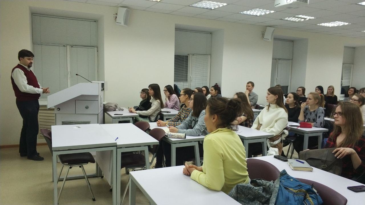 Квинтэссенция мифологии Китая: 'у человека круглая голова и квадратные ступни, потому он подобен Небу и Земле' Квинтэссенция мифологии Китая: 'у человека круглая голова и квадратные ступни, потому он подобен Небу и Земле'