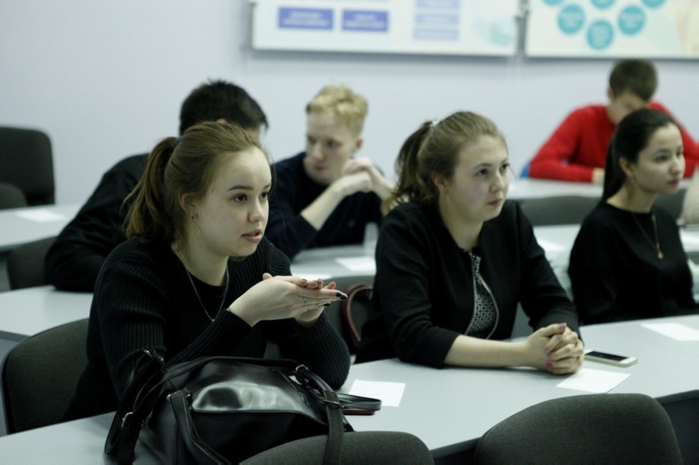 'Два царя у нас: Николай II и Лев Толстой...' 'Два царя у нас: Николай II и Лев Толстой...'