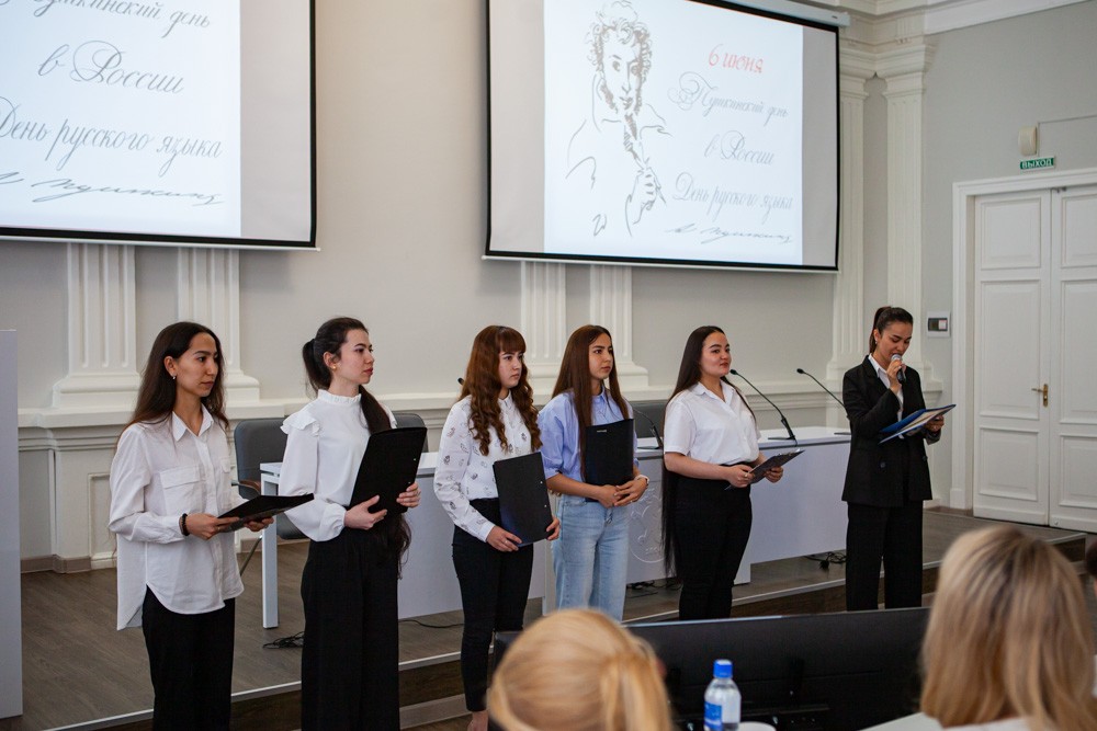 В Елабужском институте КФУ прошел международный конкурс чтецов для иностранных студентов 'Мой Пушкин'