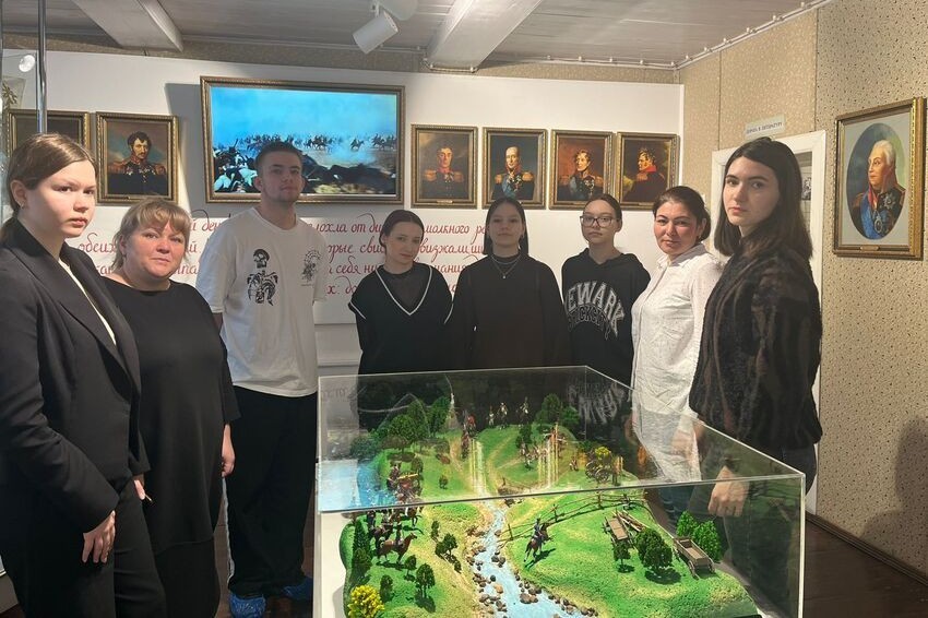 Студенты познакомились с историей кавалерист-девицы в ЕГМЗ Студенты познакомились с историей кавалерист-девицы в ЕГМЗ