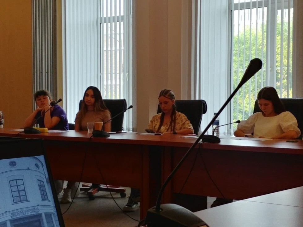 ������� �������� � �� ���� ��������� 2 ����� ��������� ������ ����������� 