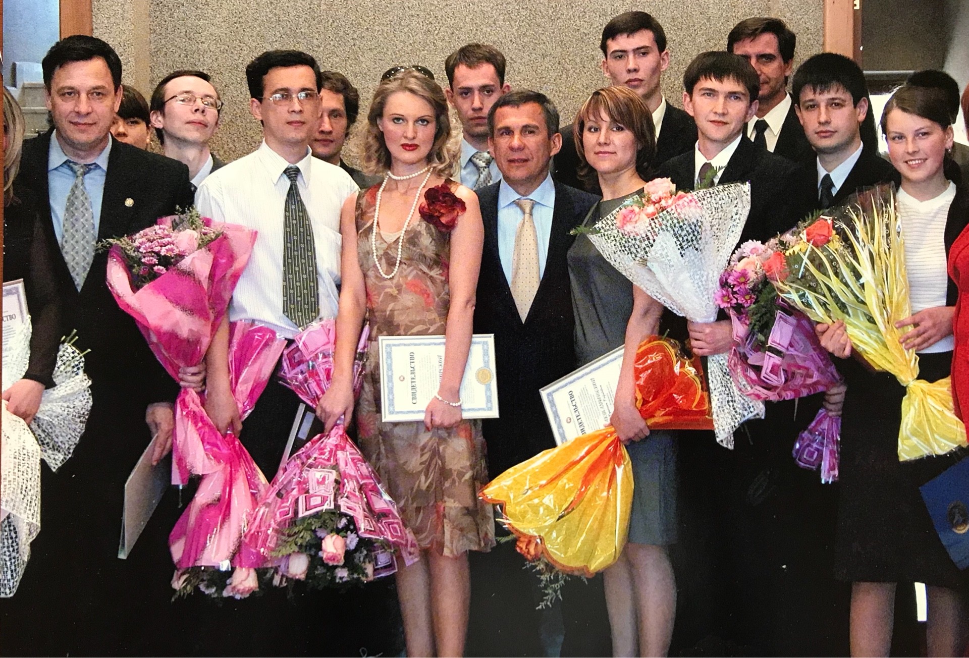 �������