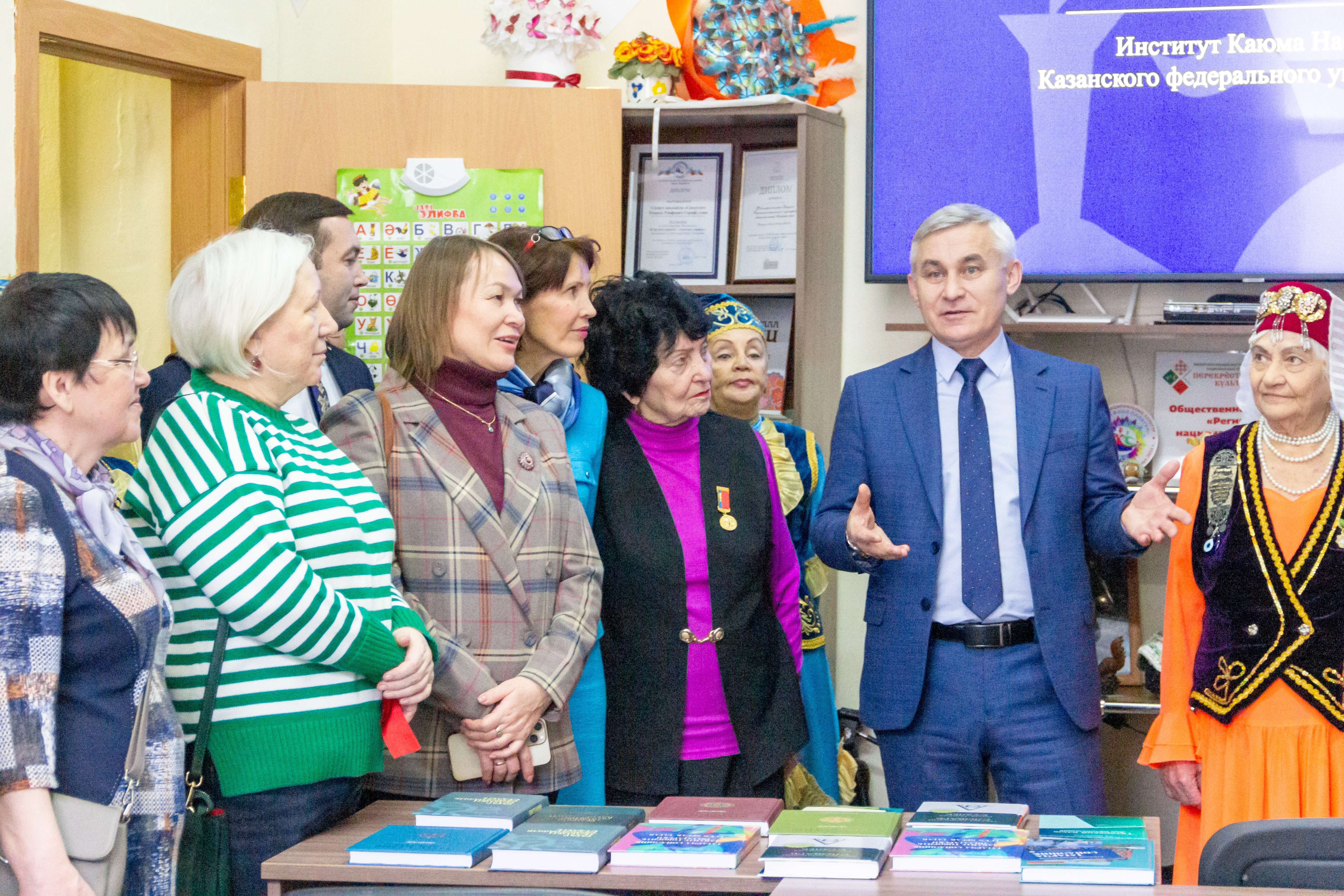 На базе общественной организации 'Местная национально-культурная автономия татар г. Барнаула' открылся образовательно-культурный центр Института Каюма Насыри КФУ На базе общественной организации 'Местная национально-культурная автономия татар г. Барнаула' открылся образовательно-культурный центр Института Каюма Насыри КФУ