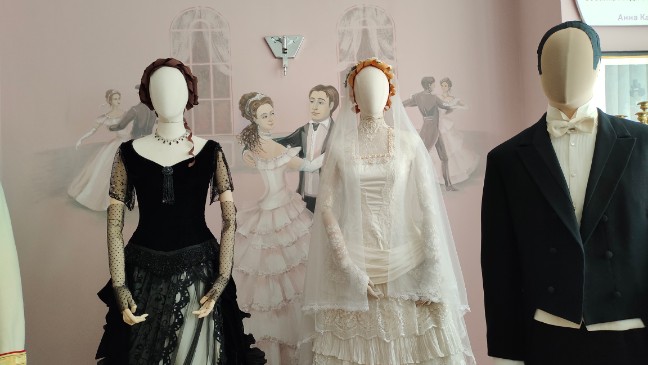 Вальс жизни в доме Левушки Толстого Вальс жизни в доме Левушки Толстого