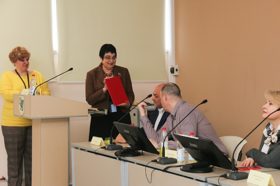 ��������� ����� ���������� : �� �������������� � ������� � �������