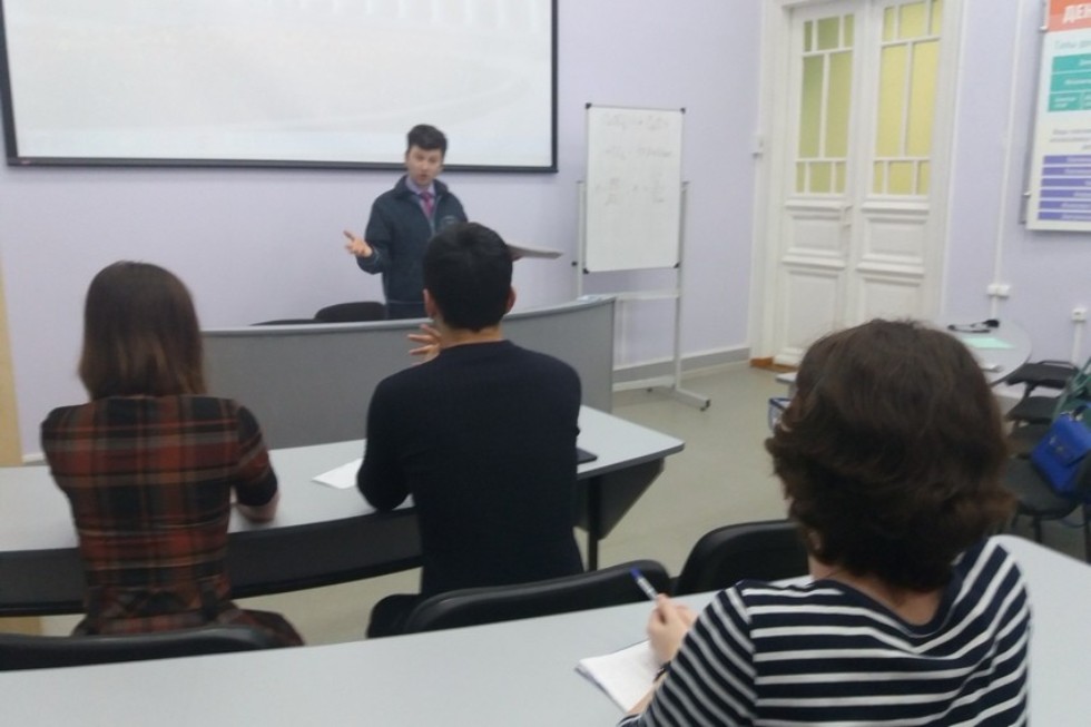 На факультете экономики и управления Елабужского института КФУ прошла деловая игра между студентами 2 и 4 курсов На факультете экономики и управления Елабужского института КФУ прошла деловая игра между студентами 2 и 4 курсов