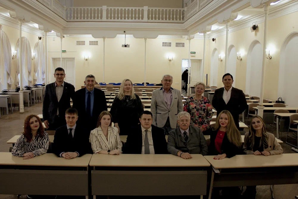 � �������