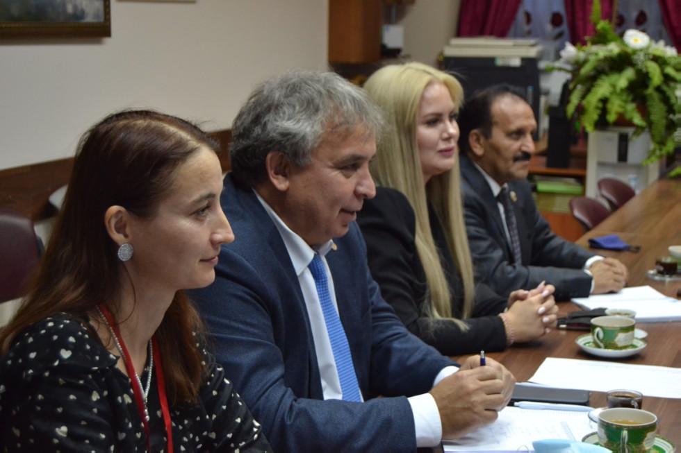 ����� ������������� � ������������ ����� ��������� ���������� � �������� ������������� ���������