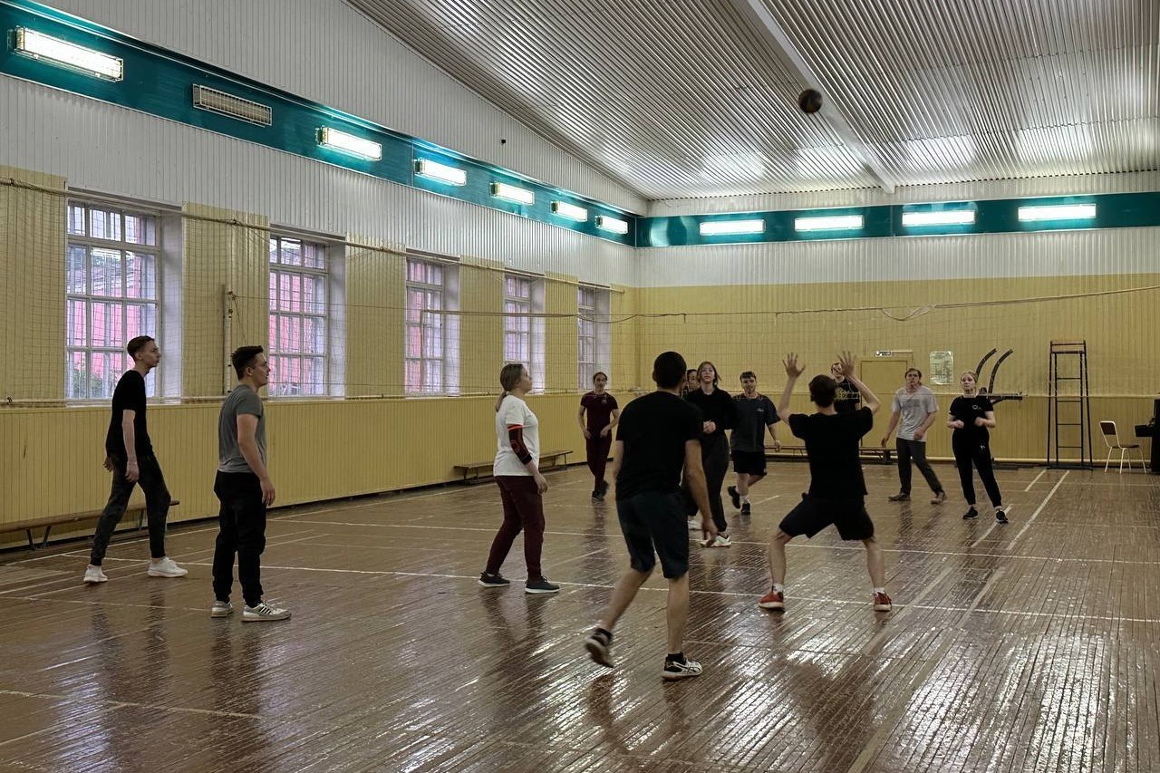 Завершающий турнир по волейболу на отделении математики и естественных наук Завершающий турнир по волейболу на отделении математики и естественных наук