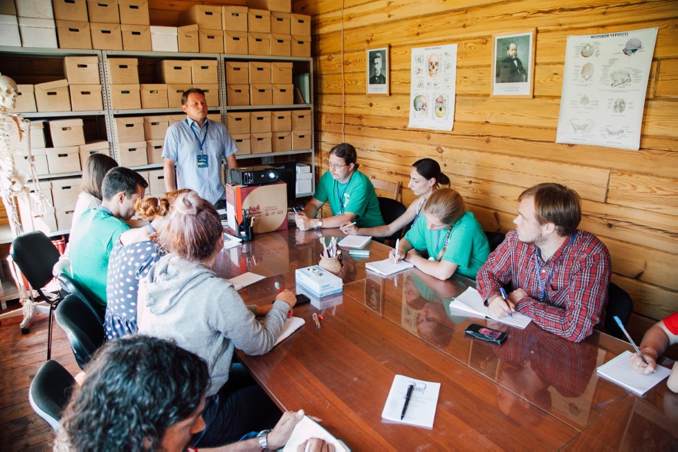 ��������