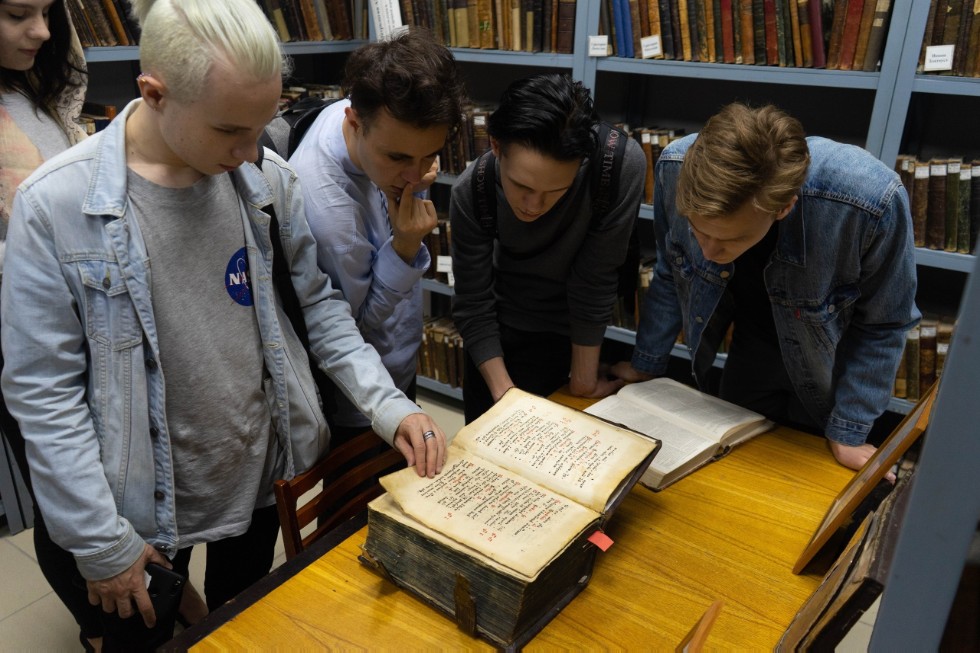 Студенты-теологи на экскурсии в КазПДС Студенты-теологи на экскурсии в КазПДС