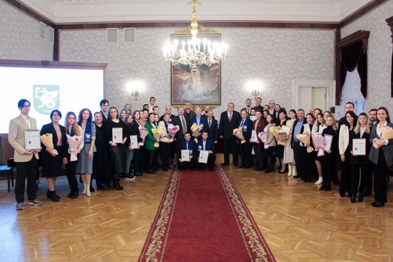 ���  '���������� �������� �������� ���������� � ����� � �������� ���������� �����������' ���� ����������� � ��������� '�� �������� ������ �� �����������'