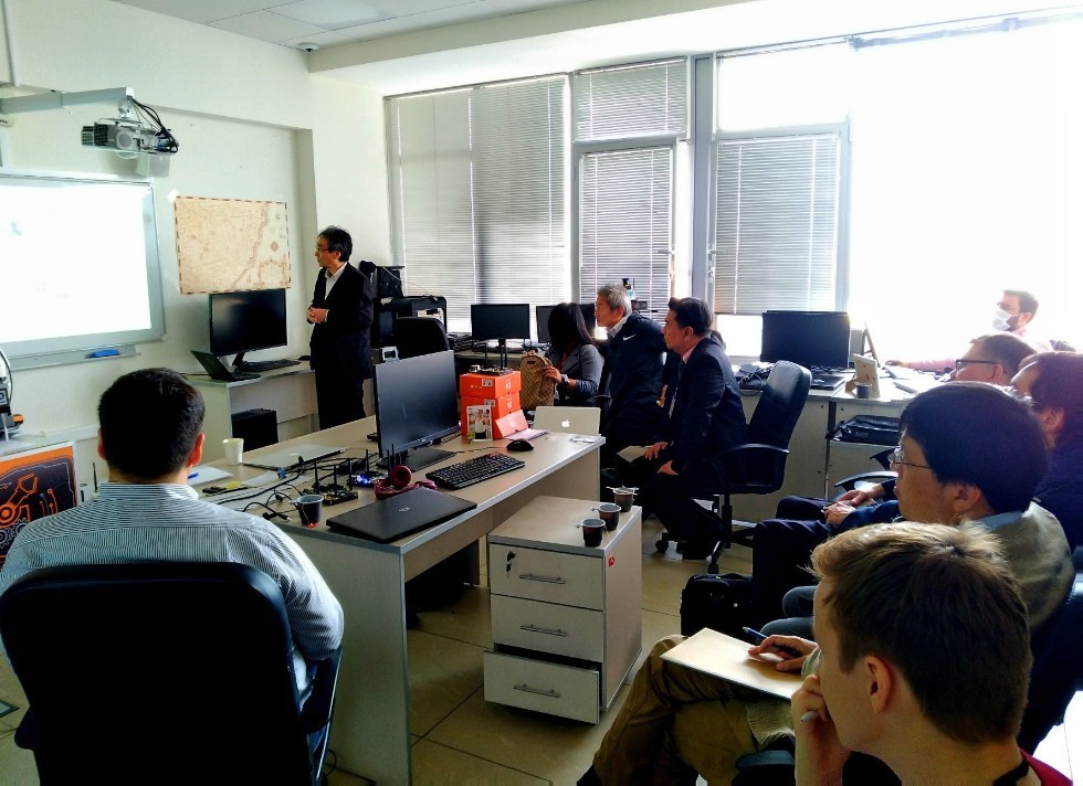Delegations of Thailand and Japan visited the Laboratory of intelligent robotic systems