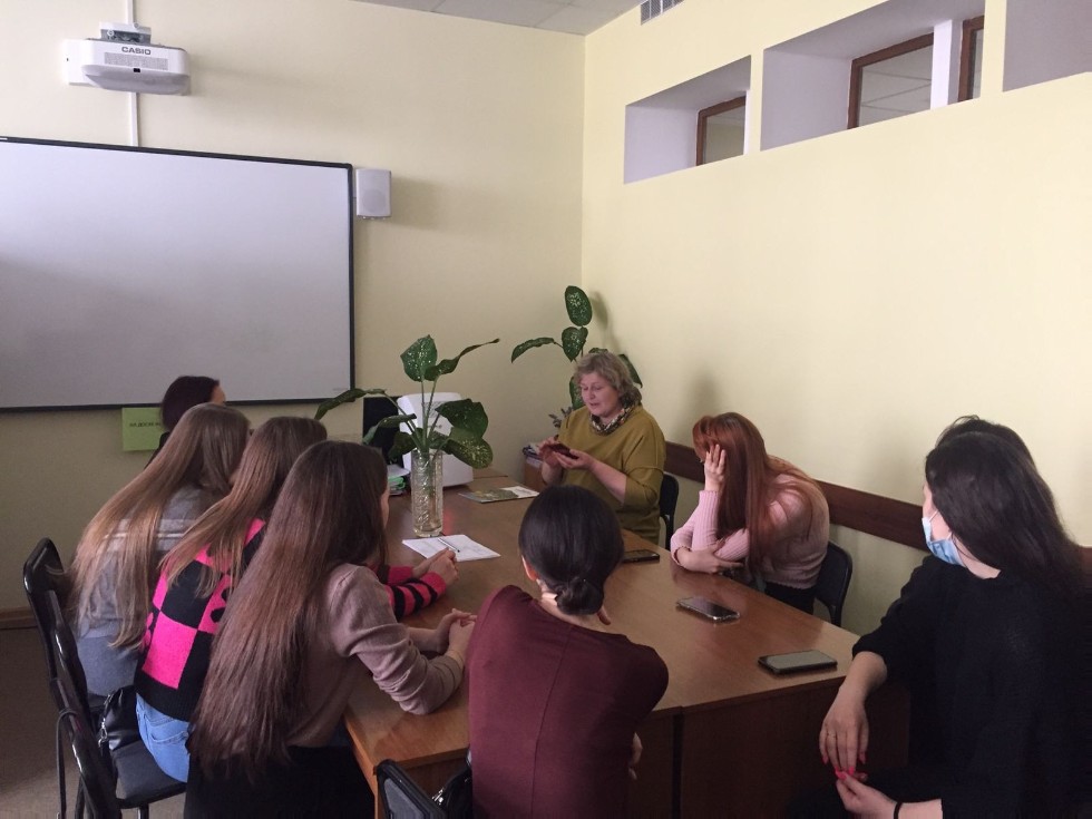 Встреча студентов 1 курса ВШРЯМК с детской писательницей Алёной Варфоломеевой
