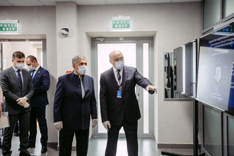 Center for Precision and Regenerative Medicine toured by President of Tatarstan Rustam Minnikhanov