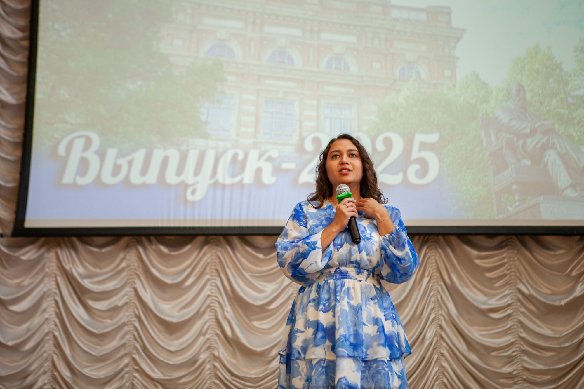 Состоялось вручение дипломов выпускникам Елабужского института КФУ Состоялось вручение дипломов выпускникам Елабужского института КФУ