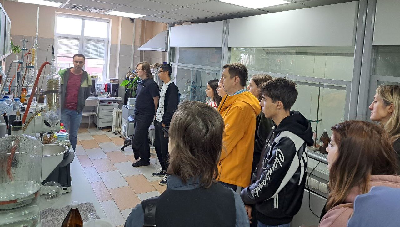 День открытых дверей в Химическом институте им. А.М. Бутлерова КФУ День открытых дверей в Химическом институте им. А.М. Бутлерова КФУ