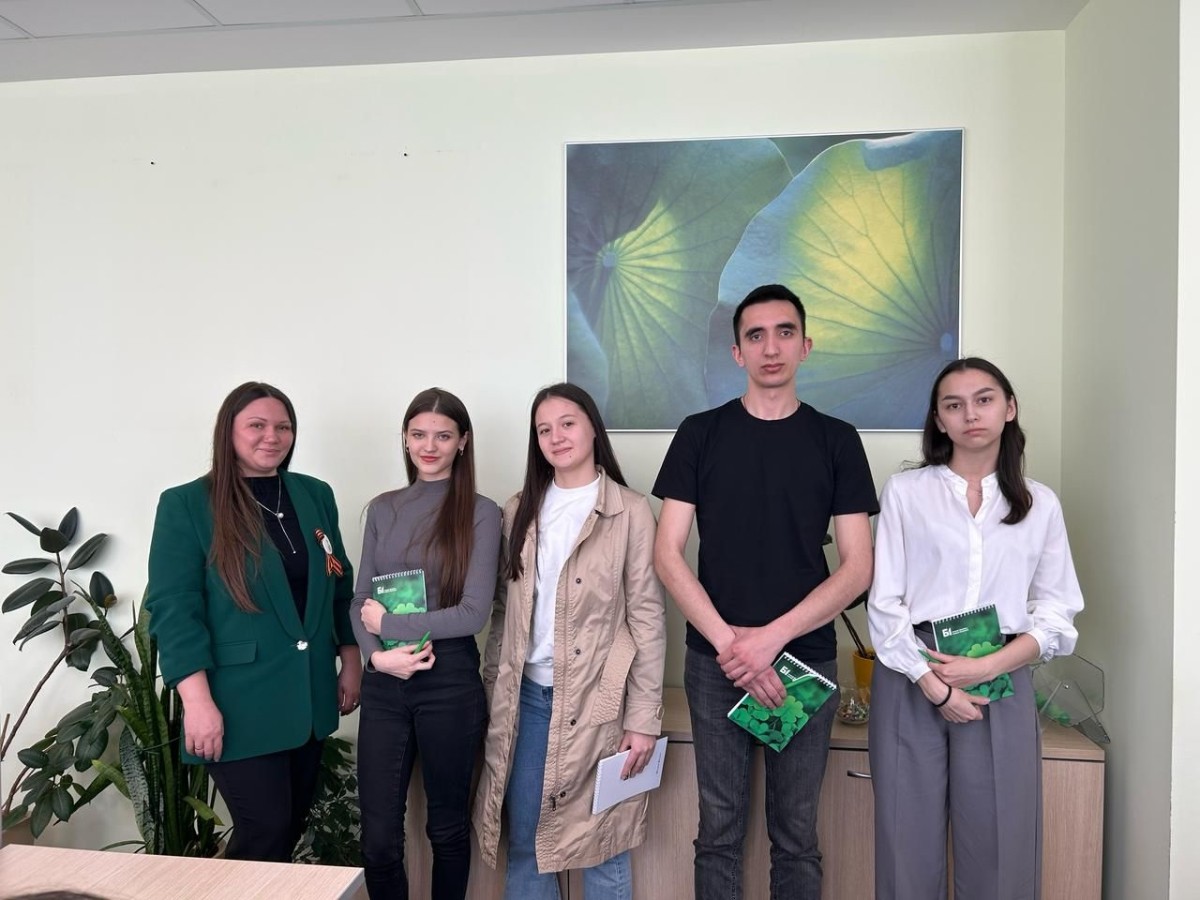 ��������� ������ ���� ����� �����������, ����������� ��������������� ������� �����, ������� � ������ � ����� 80-� ��������� ������ � ������� ������������� ����� 1941-1945 �����