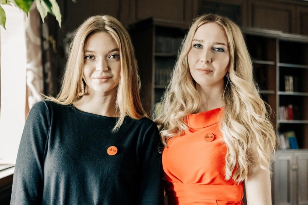 21 мая победители конкурса Топ-5 ИУЭФ получили долгожданную награду - своих наставников. 21 мая победители конкурса Топ-5 ИУЭФ получили долгожданную награду - своих наставников.