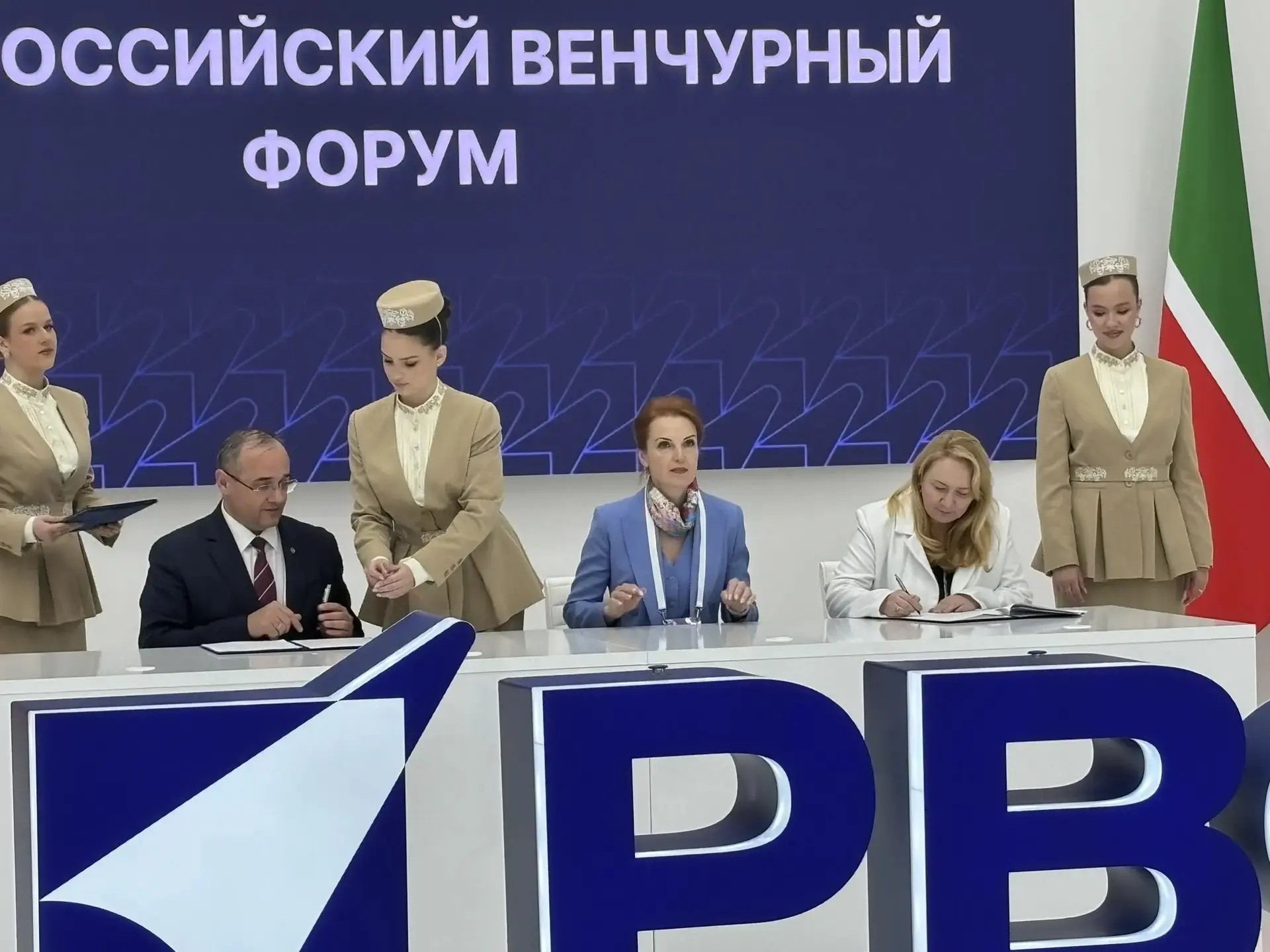 � ,�� ������������� ��������� �����, &laquo;��������������� ��������� &ndash; ���������� � �������&raquo;, ��� &laquo;�����&raquo;