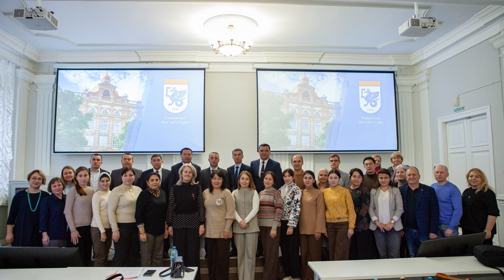 В Елабужском институте КФУ встретили делегацию из Термеза В Елабужском институте КФУ встретили делегацию из Термеза