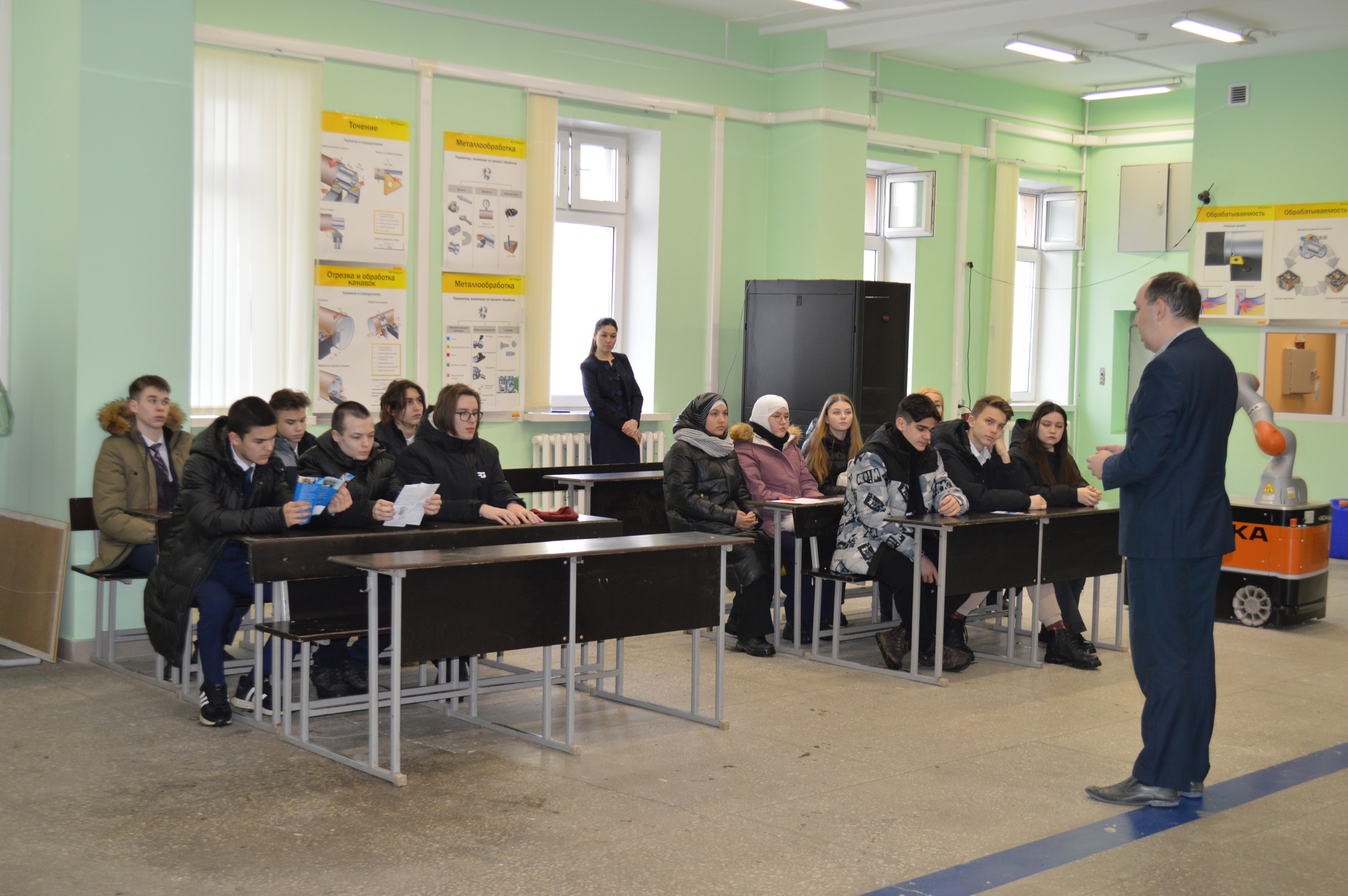 Встреча со школьниками 9 и 10 классов МБОУ Гимназии № 4 Кировского района ,профориентация, экскурсия, будущие инженеры