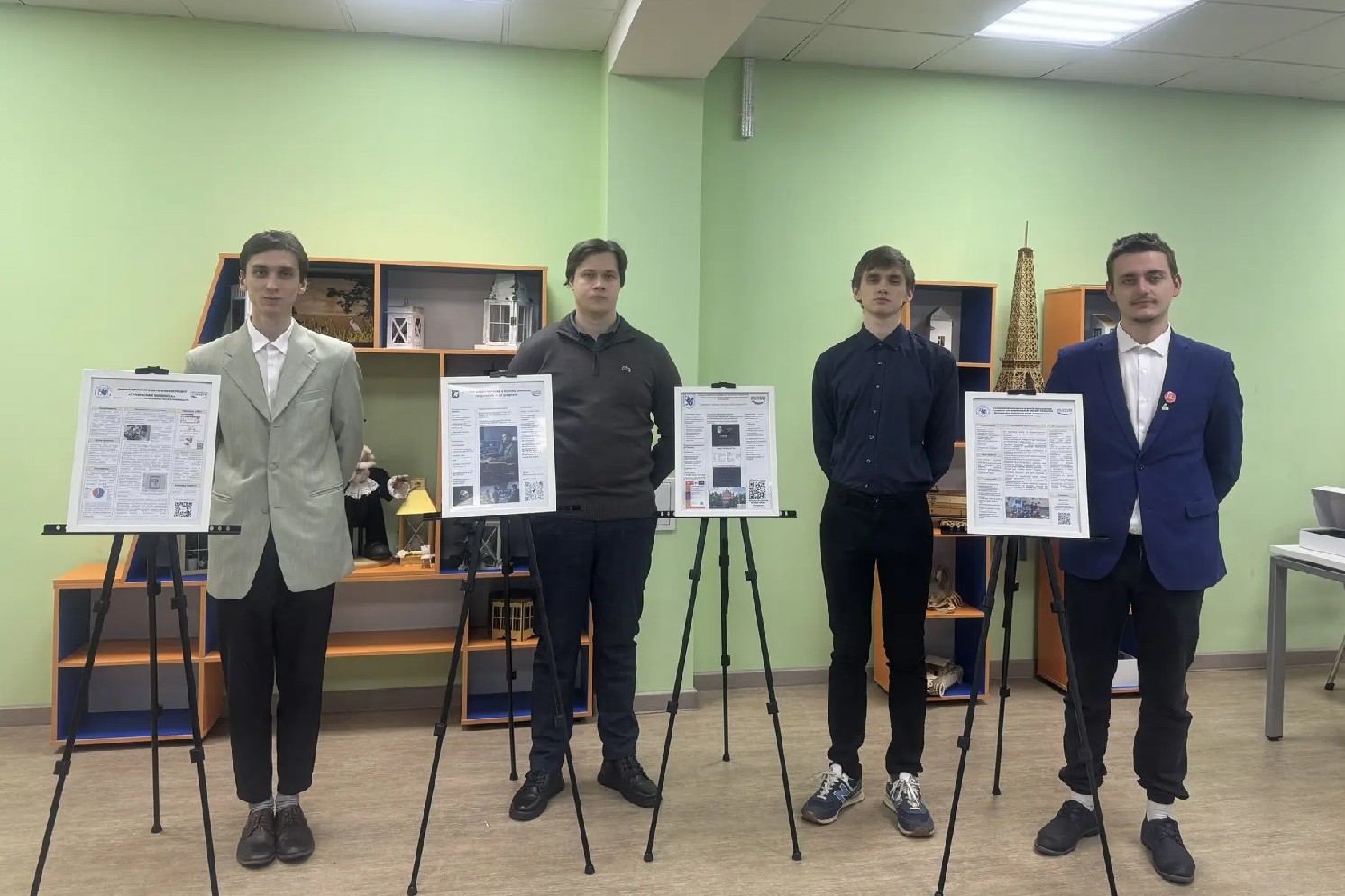 Абитуриенту: твой путь в ИТ начинается здесь Абитуриенту: твой путь в ИТ начинается здесь