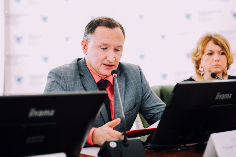 � ��� ��� ����� �����������, ������������ � 30-����� ��������������� ��������� ������ � �����