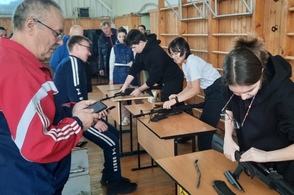 В Елабужском институте прошли соревнования по военно-прикладному многоборью среди студентов В Елабужском институте прошли соревнования по военно-прикладному многоборью среди студентов