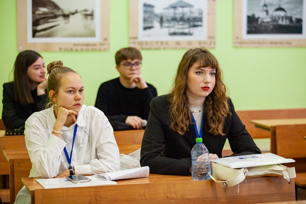 The international conference 'Science and the Youth' started at �labuga Institute of KFU