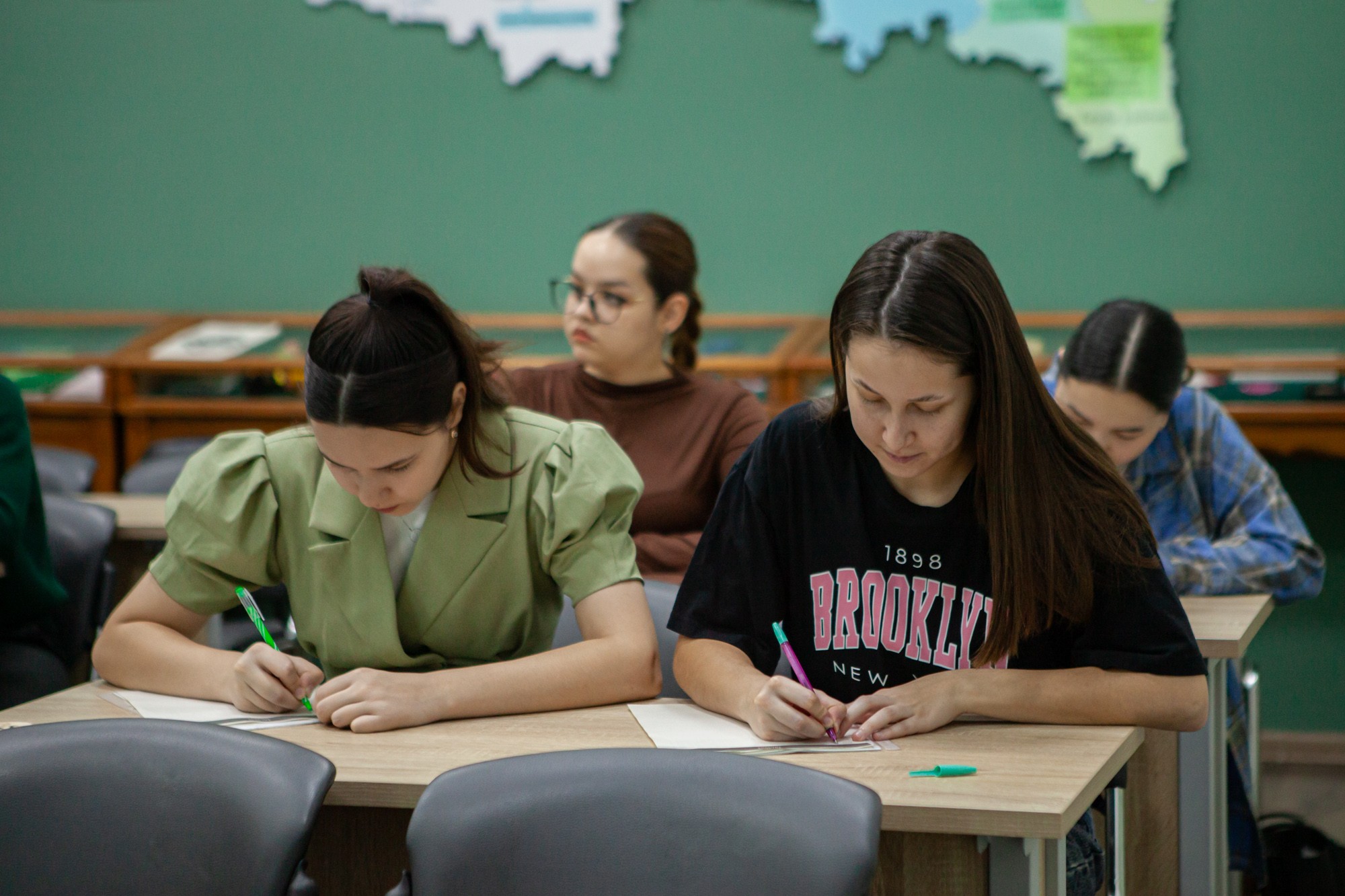 Акция 'Татарча диктант' прошла в Елабужском институте КФУ Акция 'Татарча диктант' прошла в Елабужском институте КФУ