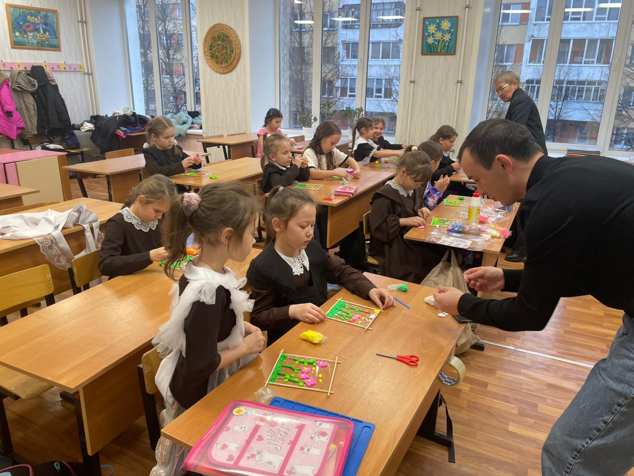 Студенты Елабужского института КФУ работают с детьми с особыми образовательными потребностями Студенты Елабужского института КФУ работают с детьми с особыми образовательными потребностями