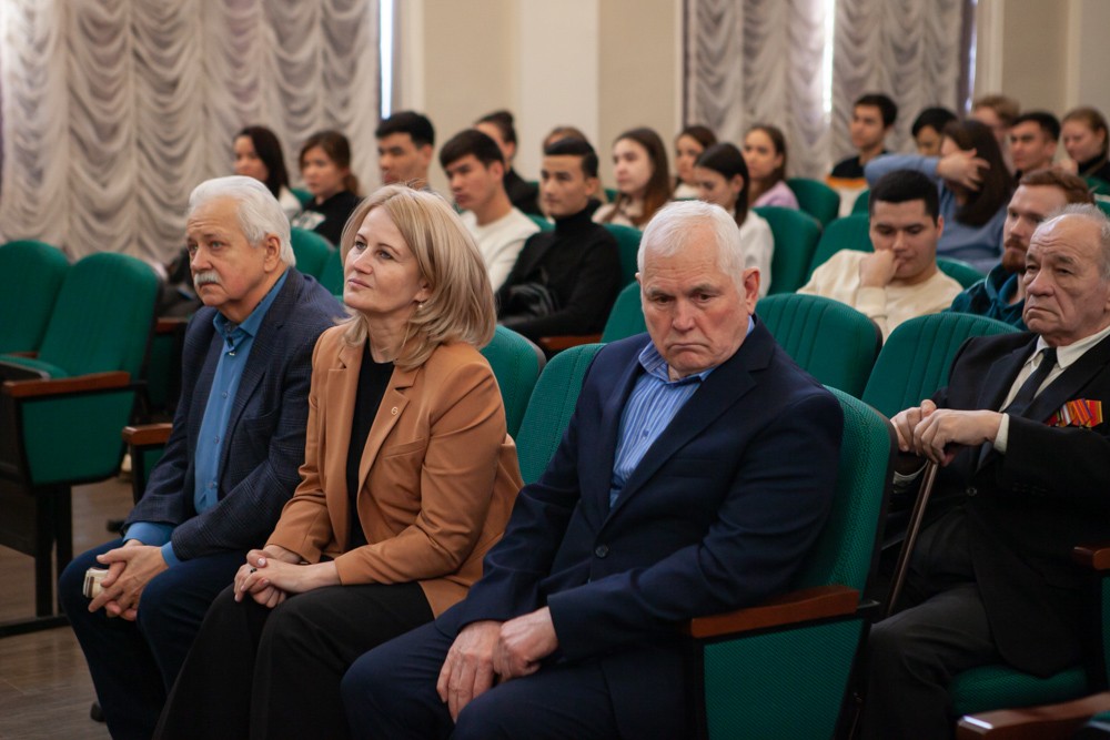 Участникам СВО посвятили встречу с поэтом в Елабужском институте КФУ Участникам СВО посвятили встречу с поэтом в Елабужском институте КФУ