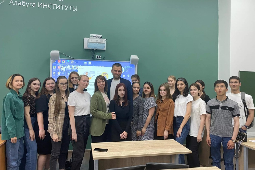 Компьютерная лингвистика: развитие больших языковых моделей и возможности их практического использования для управления компанией Компьютерная лингвистика: развитие больших языковых моделей и возможности их практического использования для управления компанией