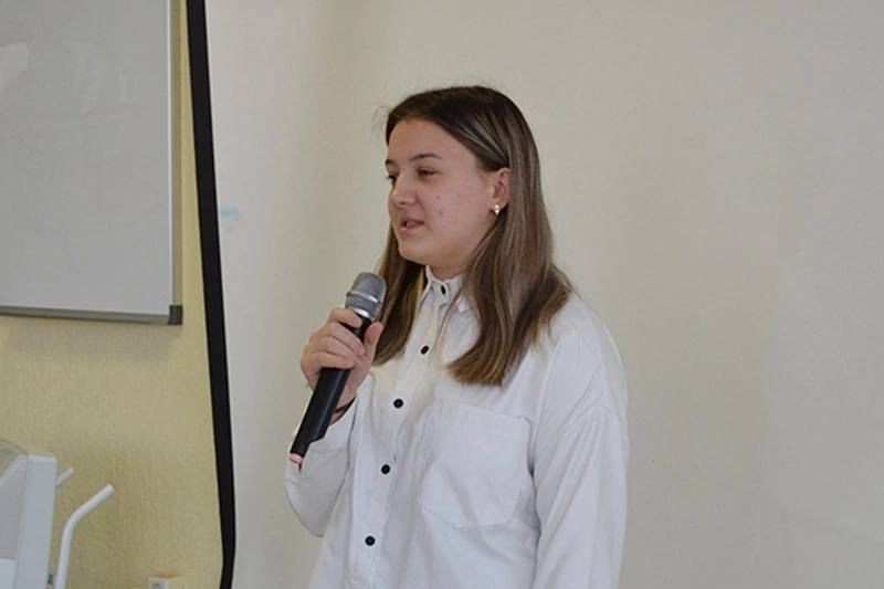 В доме-интернате престарелых и инвалидов выступили студенты Елабужского института КФУ В доме-интернате престарелых и инвалидов выступили студенты Елабужского института КФУ