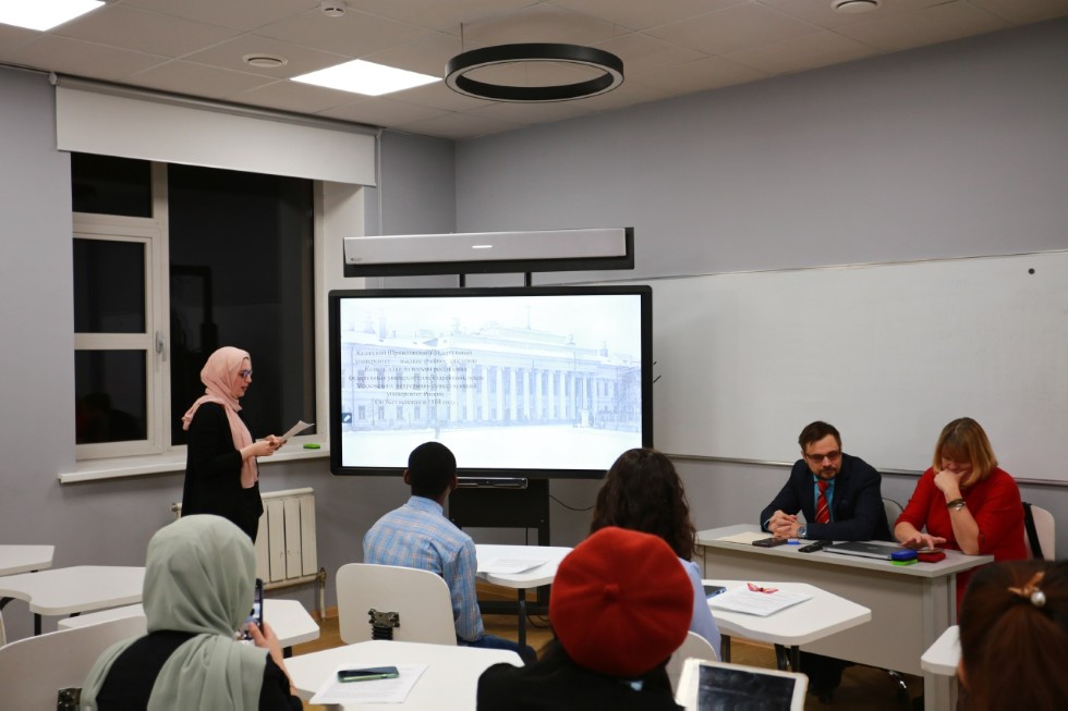 'Литературная Казань' глазами иностранных студентов КФУ 'Литературная Казань' глазами иностранных студентов КФУ