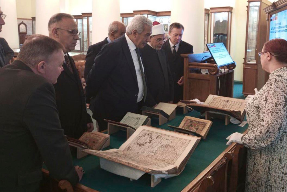 Научная библиотека им. Н.И. Лобачевского приняла участие в приеме иностранных делегаций, посетивших КФУ 27 августа Научная библиотека им. Н.И. Лобачевского приняла участие в приеме иностранных делегаций, посетивших КФУ 27 августа