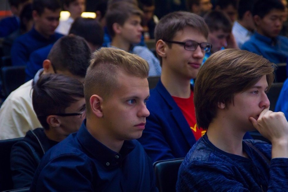 The best students will study free