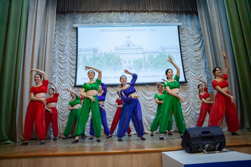 Состоялась церемония 'Интеллектуальный лидер' в Елабужском институте КФУ Состоялась церемония 'Интеллектуальный лидер' в Елабужском институте КФУ