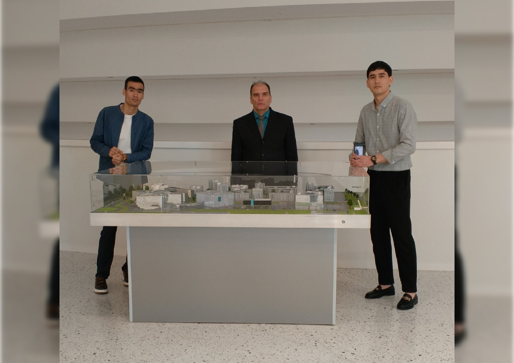 ���������� �������� �� 'Crossing Language Borders: the World We Live in'