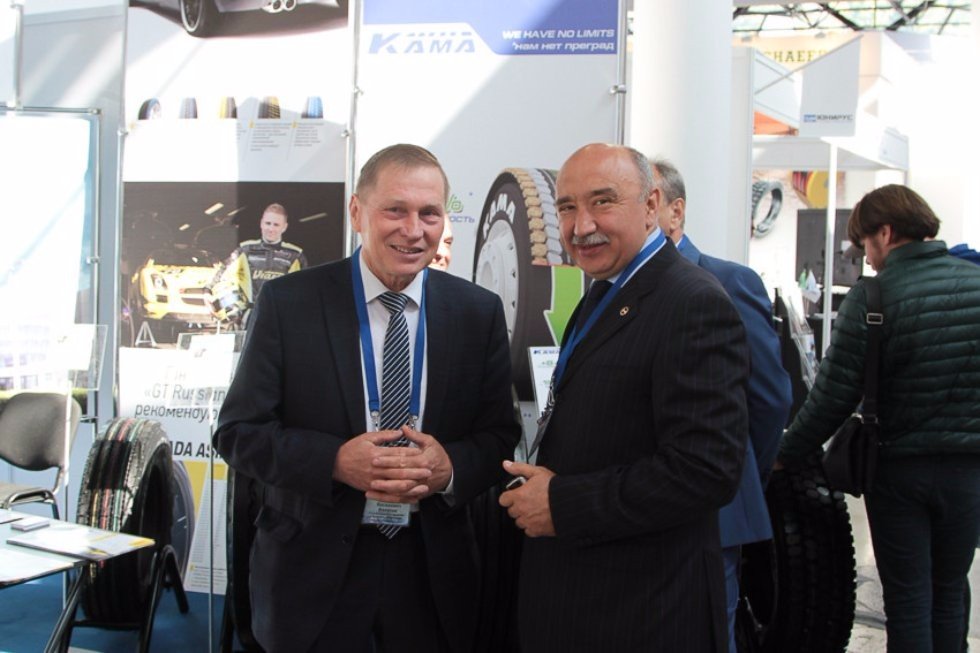 Rector Ilshat Gafurov Visits Opening Ceremony of Tatarstan Oil, Gas and Petrochemicals Forum