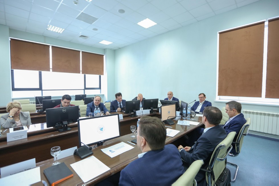 Rector Ilshat Gafurov spoke with Director General of KAMAZ Sergey Kogogin