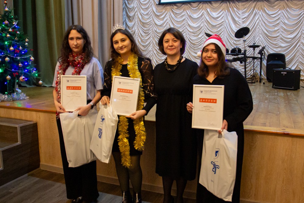 В Елабужском институте чествовали студентов-активистов В Елабужском институте чествовали студентов-активистов