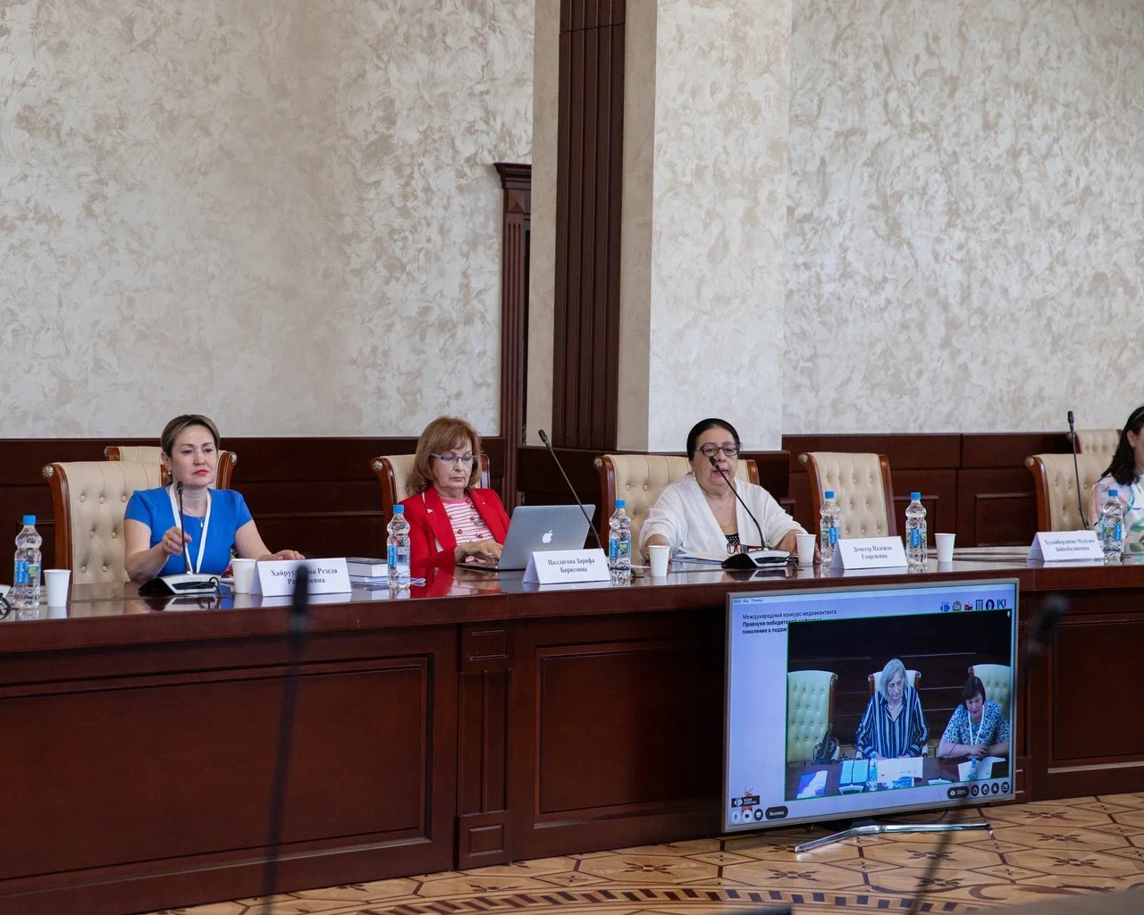 ������ ������� ���������� ����������� ������� ������� � ������������� ����������� �� ���� ����