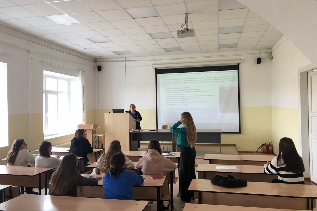 12 сентября 2023 куратор Нуриева Алеся провела кураторский час 'Экстремизму - Нет' 12 сентября 2023 куратор Нуриева Алеся провела кураторский час 'Экстремизму - Нет'