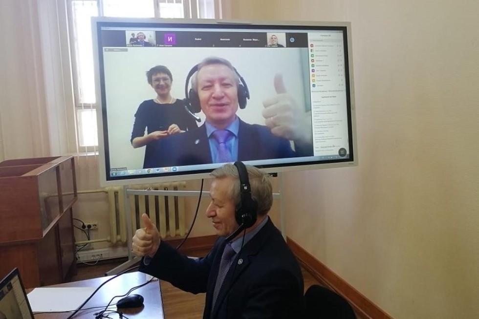 Школьный дистант: перейти учителям на онлайн-занятия помогает Елабужский институт КФУ Школьный дистант: перейти учителям на онлайн-занятия помогает Елабужский институт КФУ