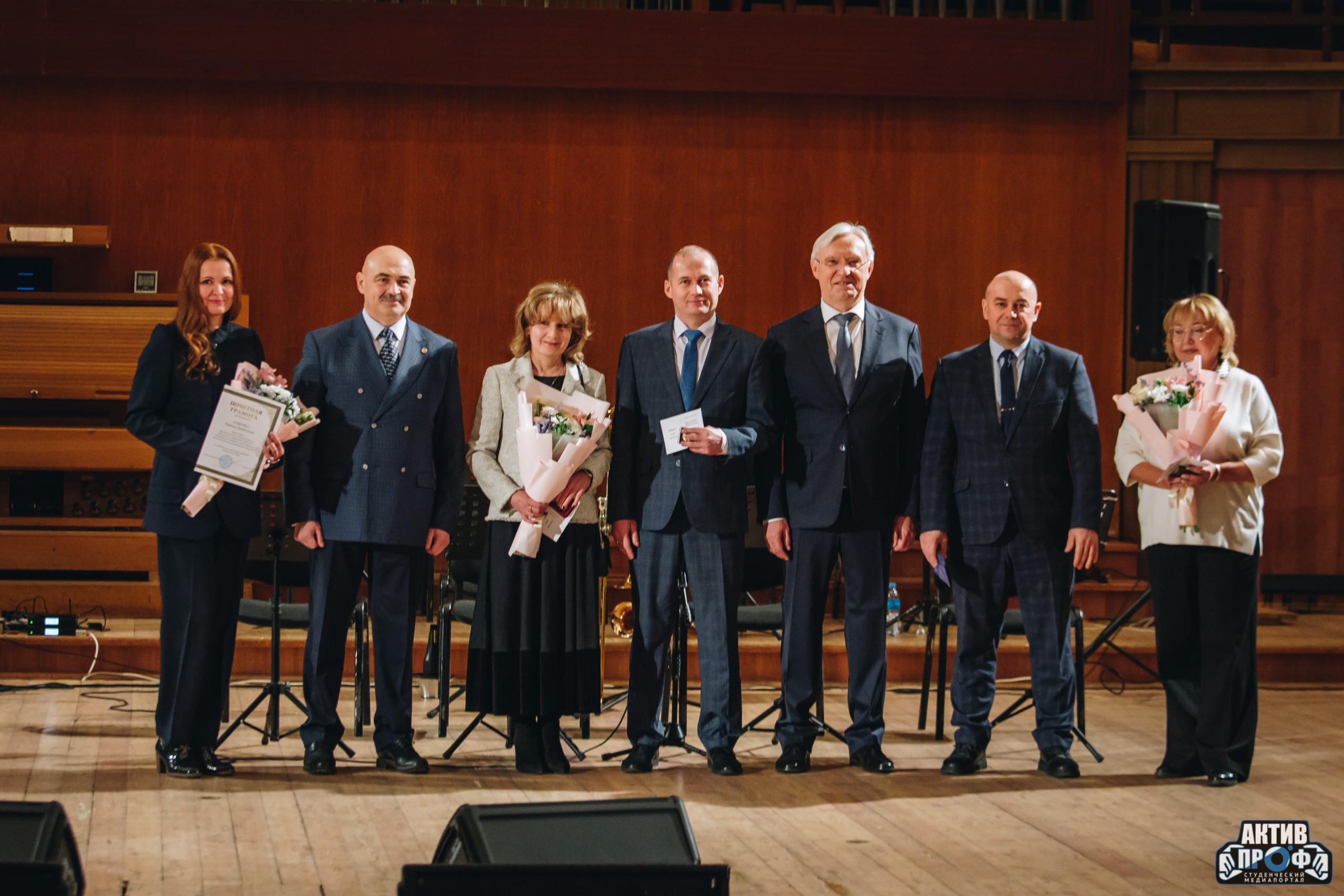 ��� 220 ���! � ��� �������!