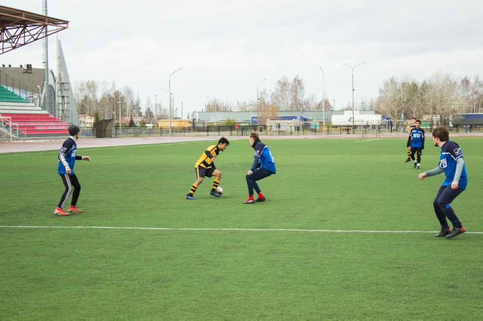 Команда Елабужского института КФУ вышла в плей-офф студенческой футбольной лиги Команда Елабужского института КФУ вышла в плей-офф студенческой футбольной лиги