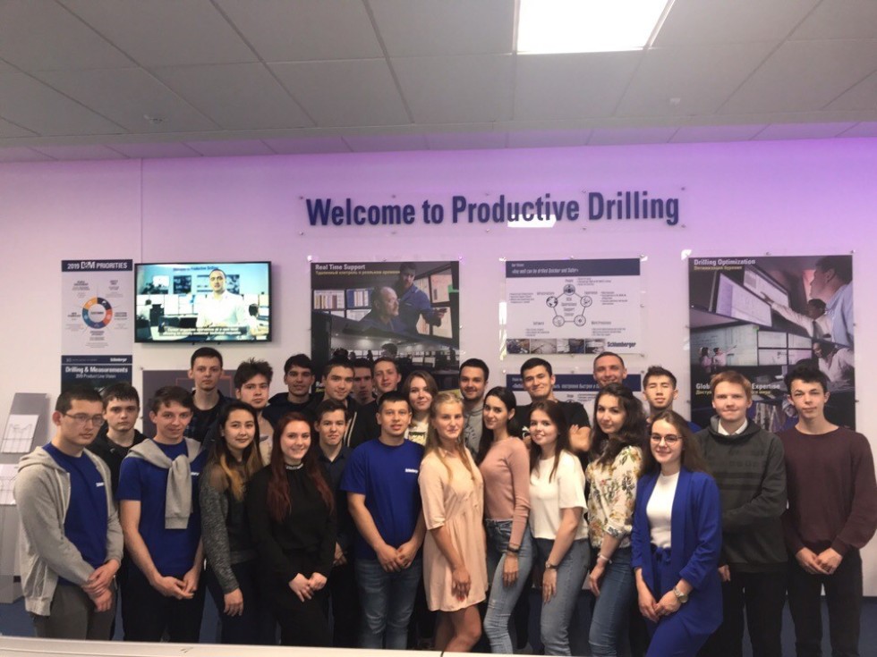 Студенты ИГиНГТ КФУ прошли практику в учебном центре компании Шлюмберже Студенты ИГиНГТ КФУ прошли практику в учебном центре компании Шлюмберже