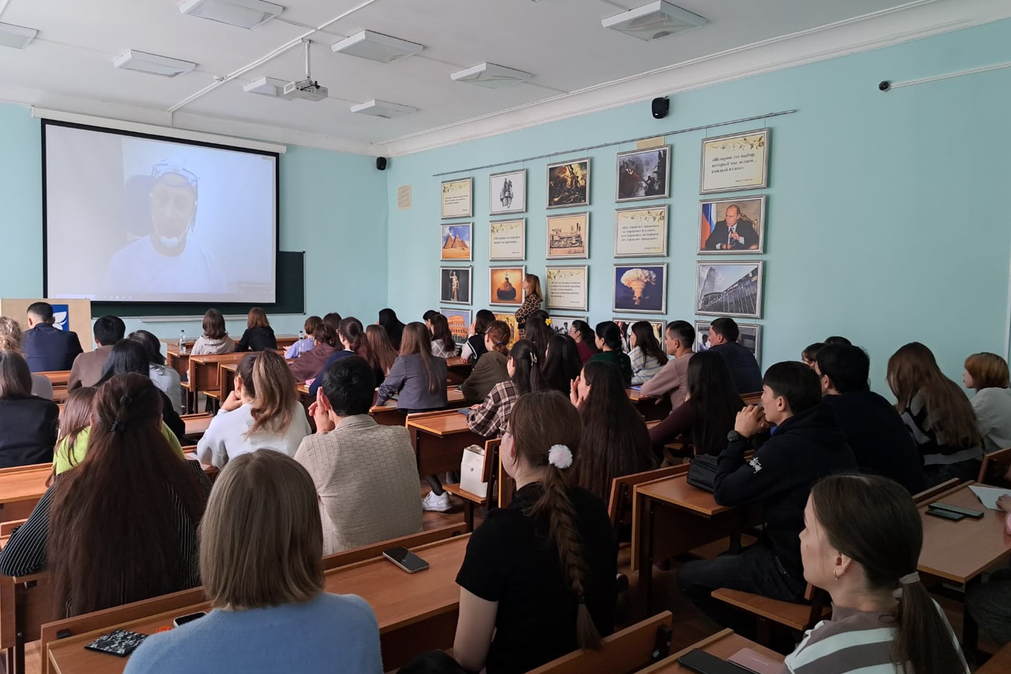 Продолжаются Дни научного кино ФАНК в Елабужском институте КФУ Продолжаются Дни научного кино ФАНК в Елабужском институте КФУ